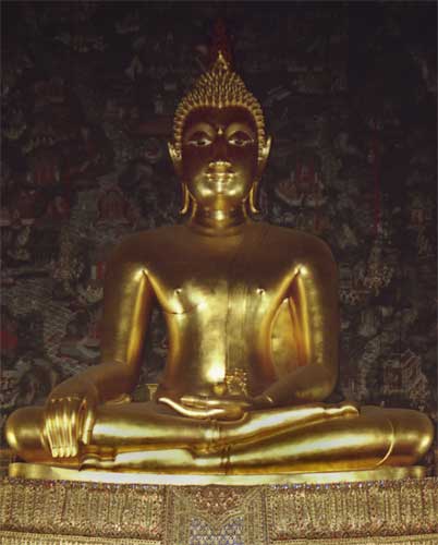 Sitting Buddha image at Wat Suthat